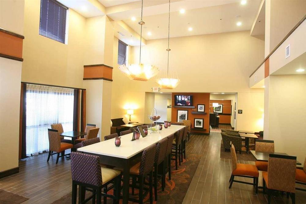 Hampton Inn & Suites Fargo Medical Center Restoran gambar