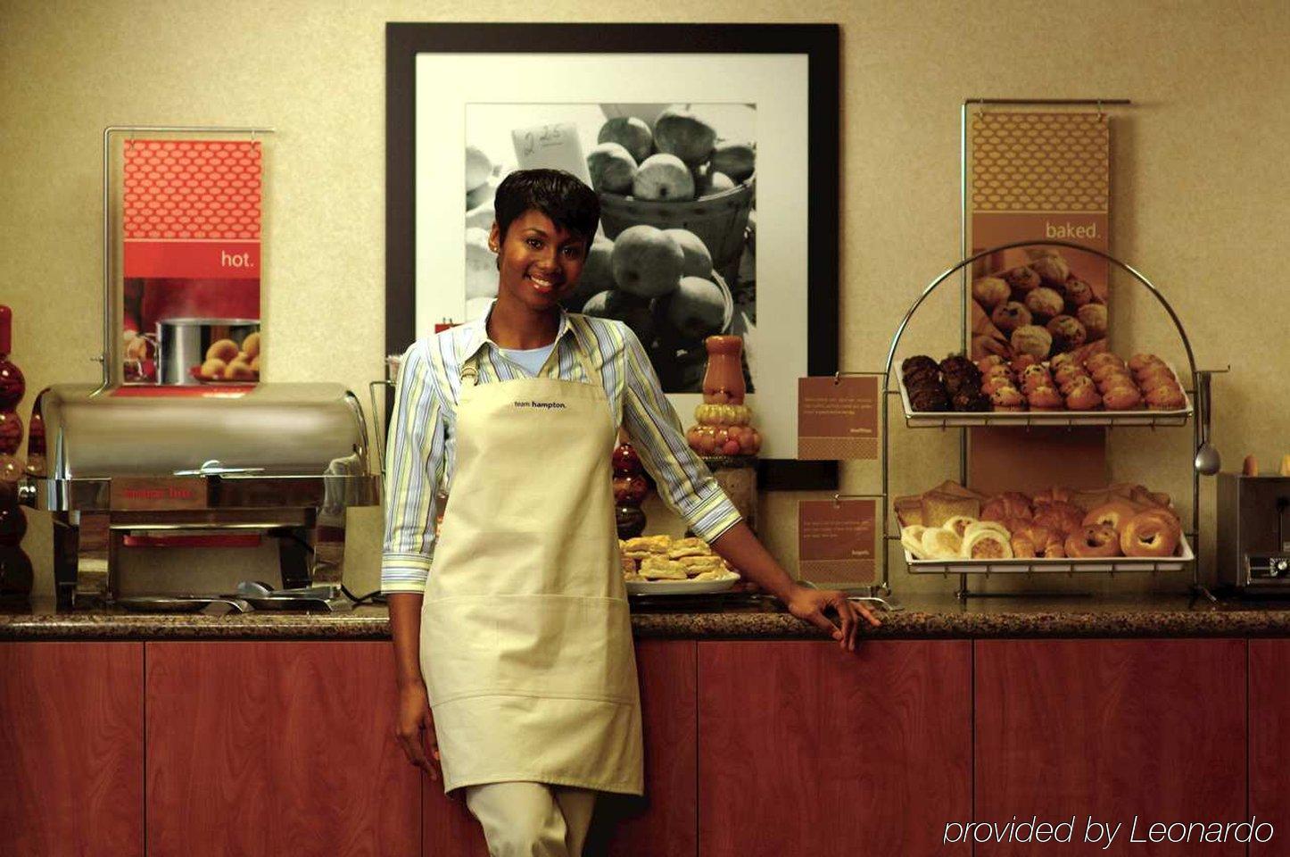 Hampton Inn & Suites Fargo Medical Center Restoran gambar